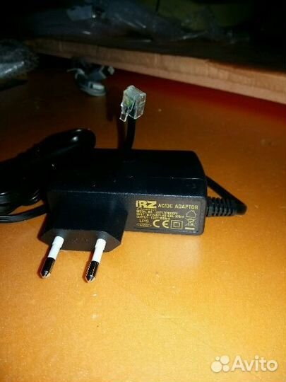 Адаптер-блок питания. С 220В в 12В, ток 1-1,25А