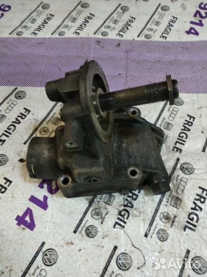 Кронштейн масляного фильтра Audi A4 B5 1996-2001