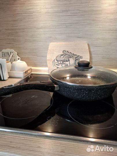 Сковорода антипригарная 28 см