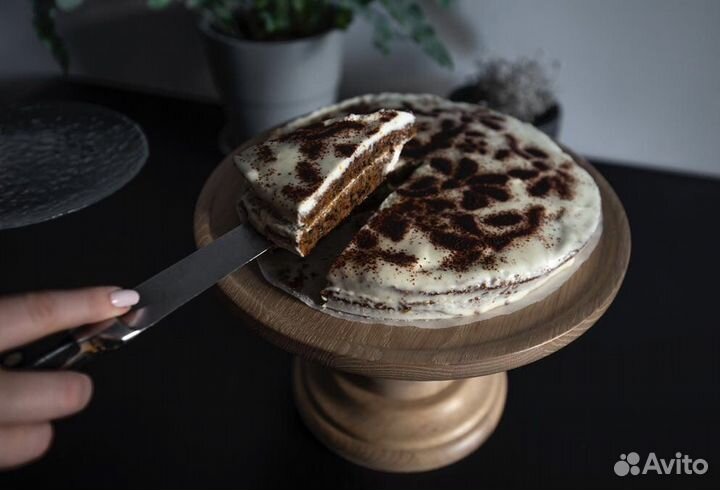 Тортница на ножке