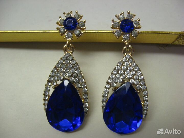 Серьги новые с синими камнями
