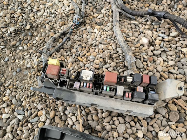 Toyota corolla 120 2003 блок предохранителей