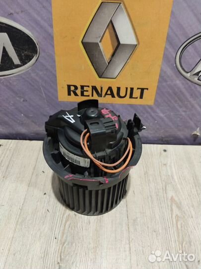 Вентилятор мотор печки отопителя Renault kaptur