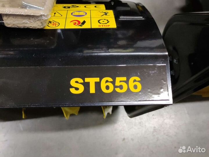 Снегоуборщик champion ST656