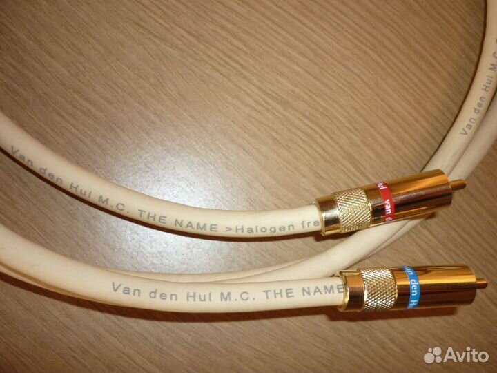 Межблочный кабель Van Den Hul The Name