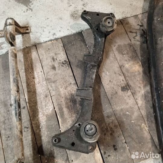 Передний подрамник балка bmw е36