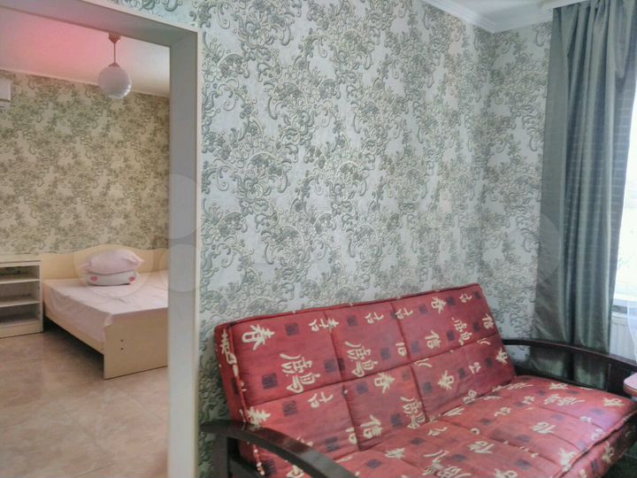 Комната 18 м² в 1-к., 1/2 эт.