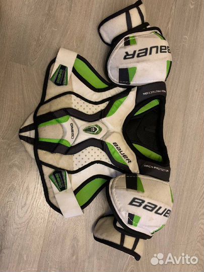 Нагрудник хоккейный Bauer One 80