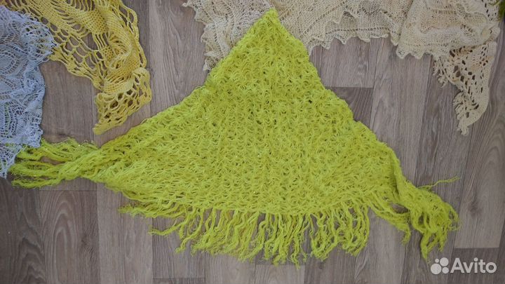 Платки,шали,скатерть ручной вязки.Журналы мод