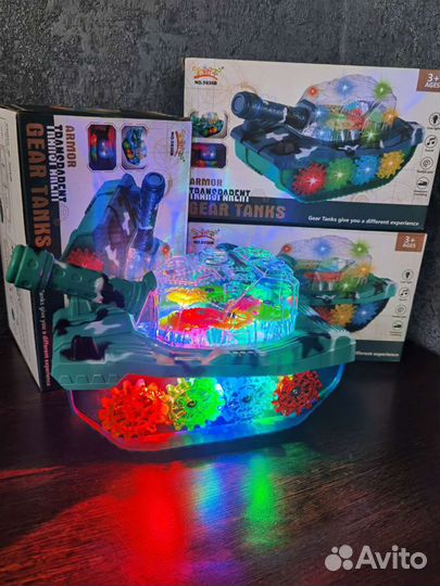 Прозрачный танк самодвижущийся со световыми и музы