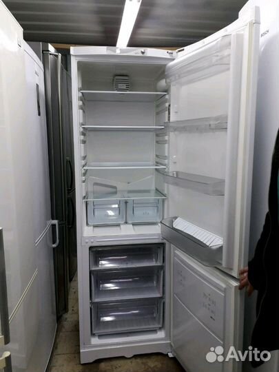 Холодильник б/у Hotpoint-Ariston rmba1185.03