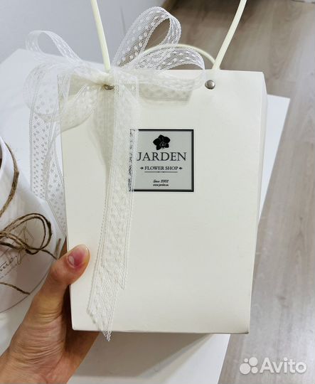 Шляпные коробки и корзина для цветов