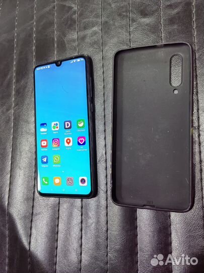 Xiaomi Mi 9, 6/64 ГБ