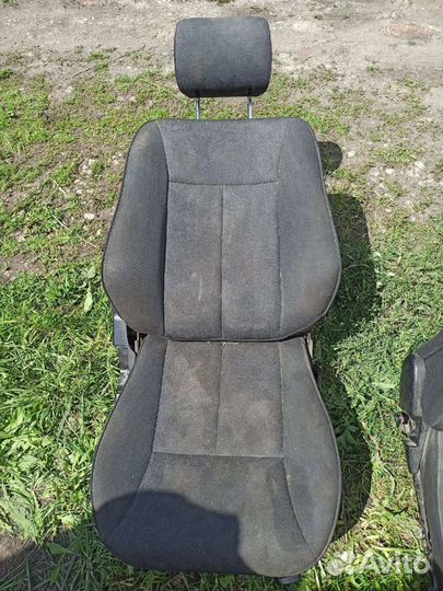 Передние сиденья мерседес 220