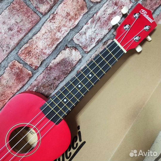 Укулеле сопрано новая