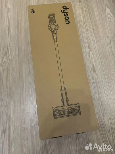 Пылесос вертикальный Dyson V8 Slim Fluffy Новый