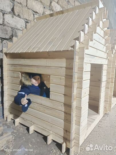 Детский деревянный домик