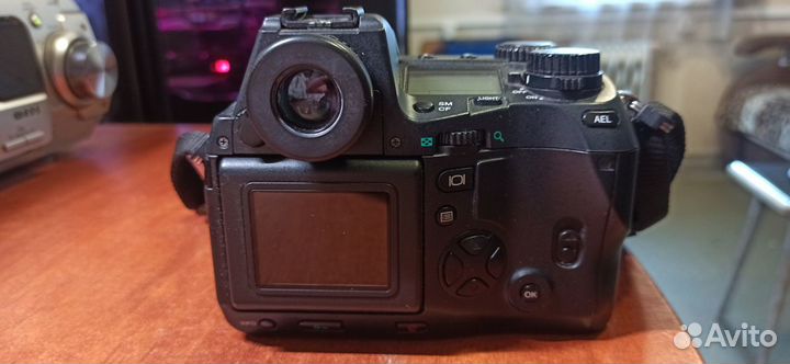 Цифровой фотоаппарат Olympus Camedia E-10