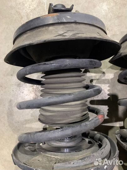 Стойки передние с пружинами передние Mercedes-Benz