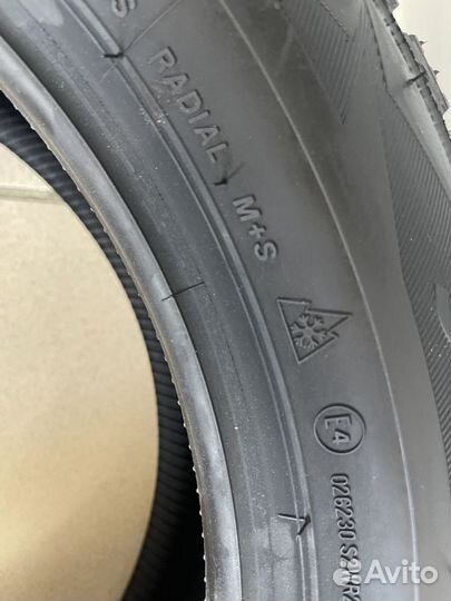 Bridgestone Blizzak Spike-02 235/45 R17 94T