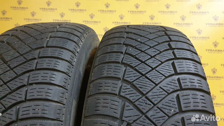 Pirelli Ice Zero FR 215/65 R16 102T