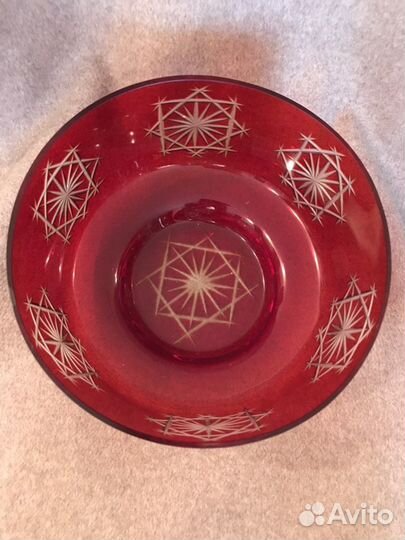 Салатник.Рубиновое стекло.Винтаж