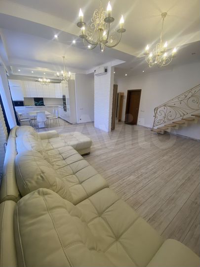 3-к. квартира, 135 м², 7/7 эт.