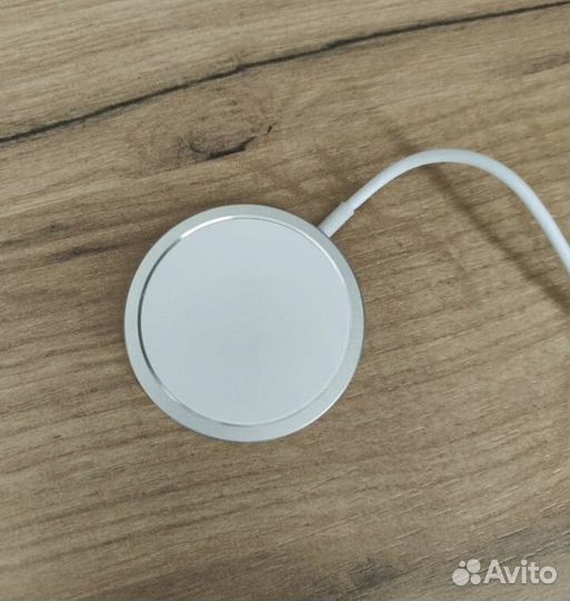 Беспроводная зарядка magsafe