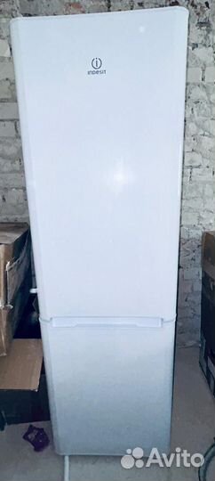 Холодильник индезит двухкамерный