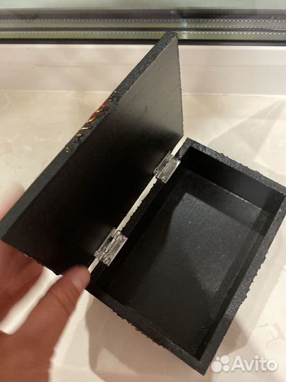 Деревянная шкатулка