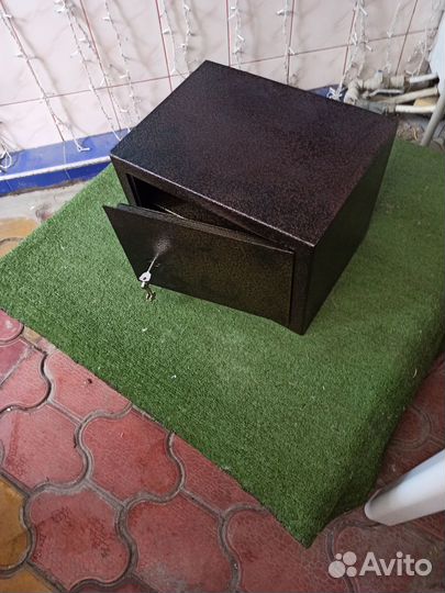 Продается сейф б.у