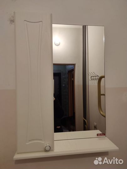 Полка для ванной с зеркалом бу