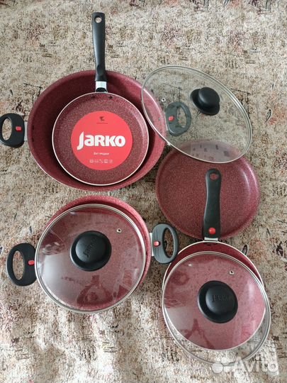 Набор столовой посуды фирмы jarko