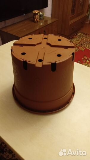 Горшки пластмасс. Большие (12 9 и 3л)