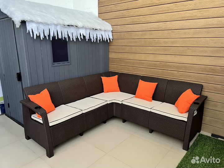 Большой угловой диван уличный под ротанг