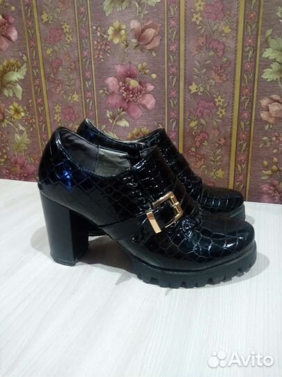 Лакированные туфли