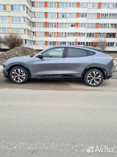 Ford Mustang Mach-E 337 л.с. AT, 2021, 40 000 км