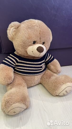 Мягкий плюшевый мишка