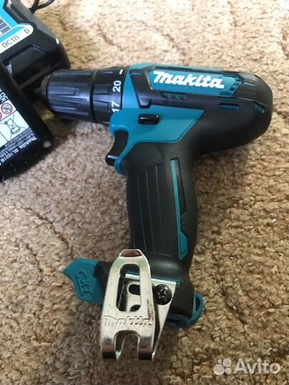 Дрель шуруповерт Makita DF333D