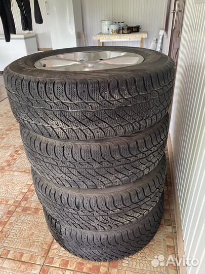 Viatti Bosco Nordico V-523 235/65 R17 104