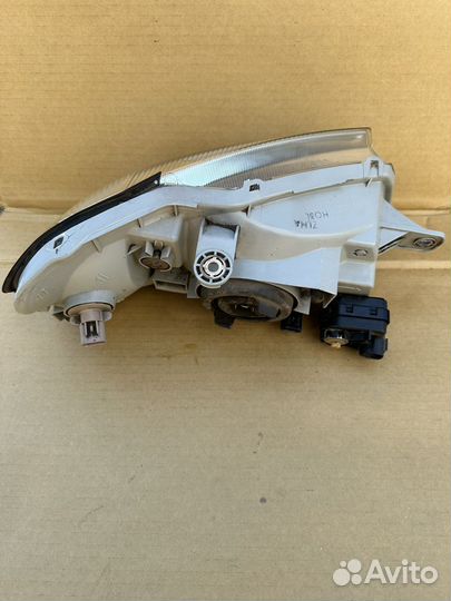 Фара передняя левая Hyundai Accent