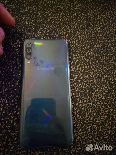 Телефон Samsung а50