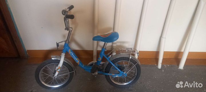 Велосипед синий детский