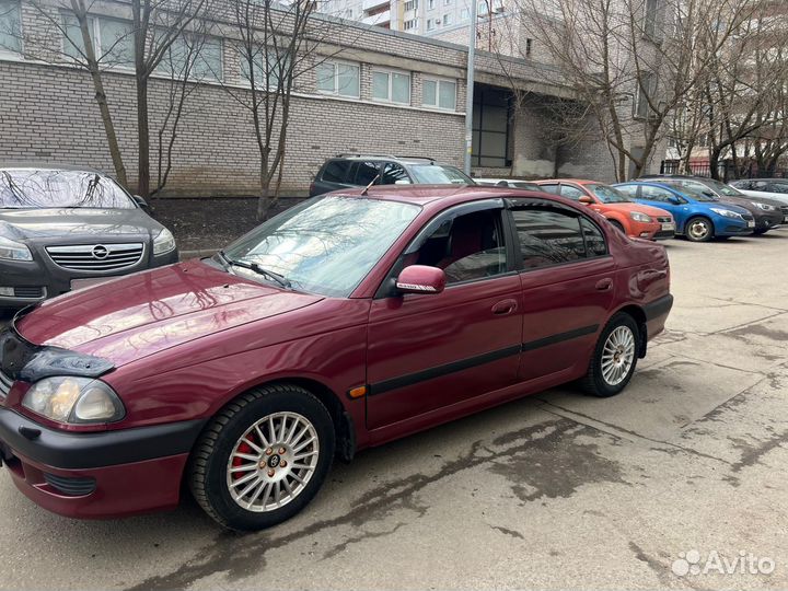 Toyota Avensis 1.6 МТ, 1999, 331 000 км