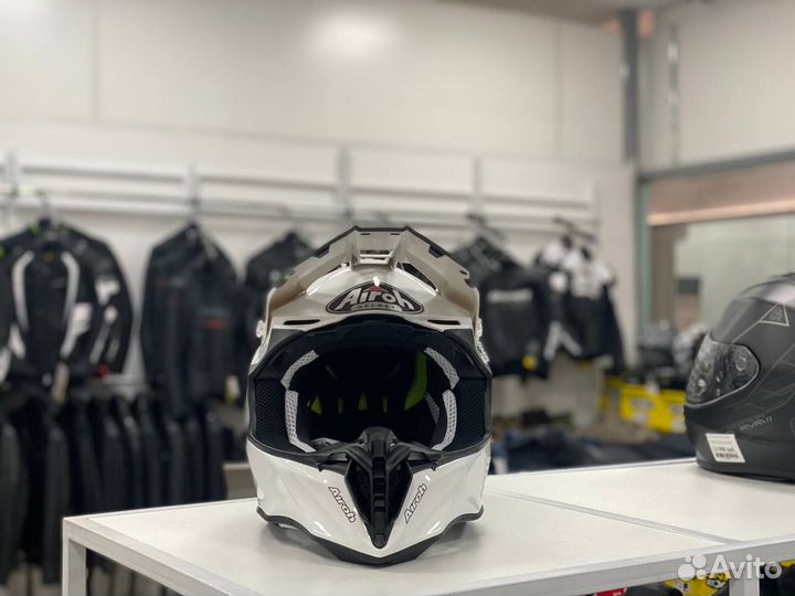 Мотошлем airoh twist 2.0 color white