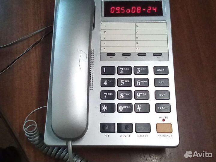 Телефон с автоматическим определителем номера