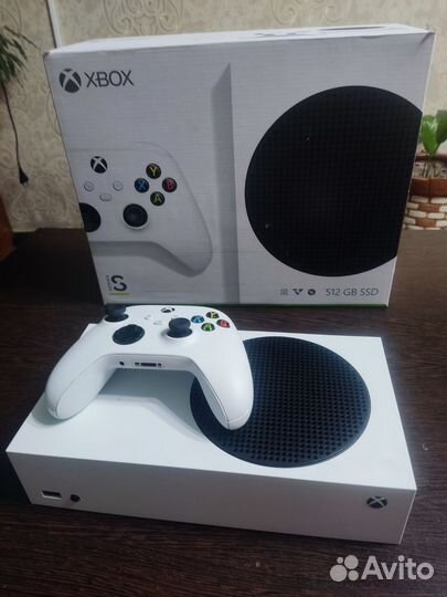 Продам xbox series S с Играми