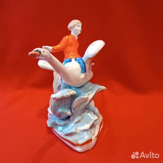 Гуси-лебеди статуэтка