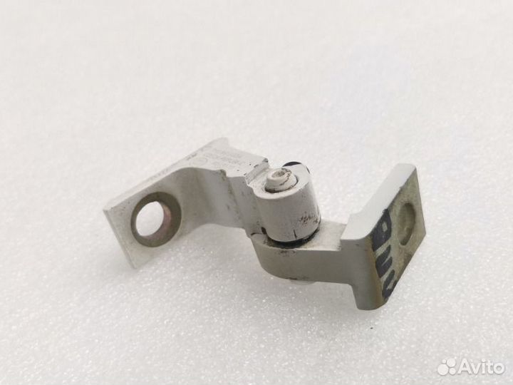 Петля двери передняя правая Skoda Octavia A7 cjza