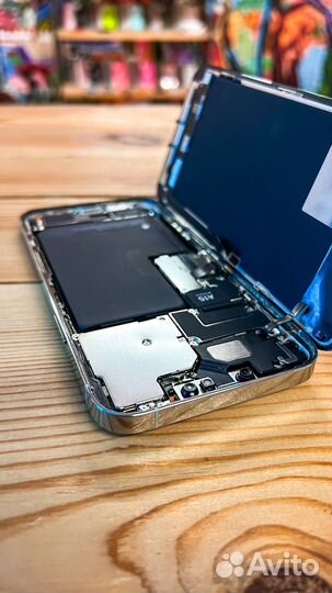 Замена дисплея и аккумулятора iPhone от X до 14